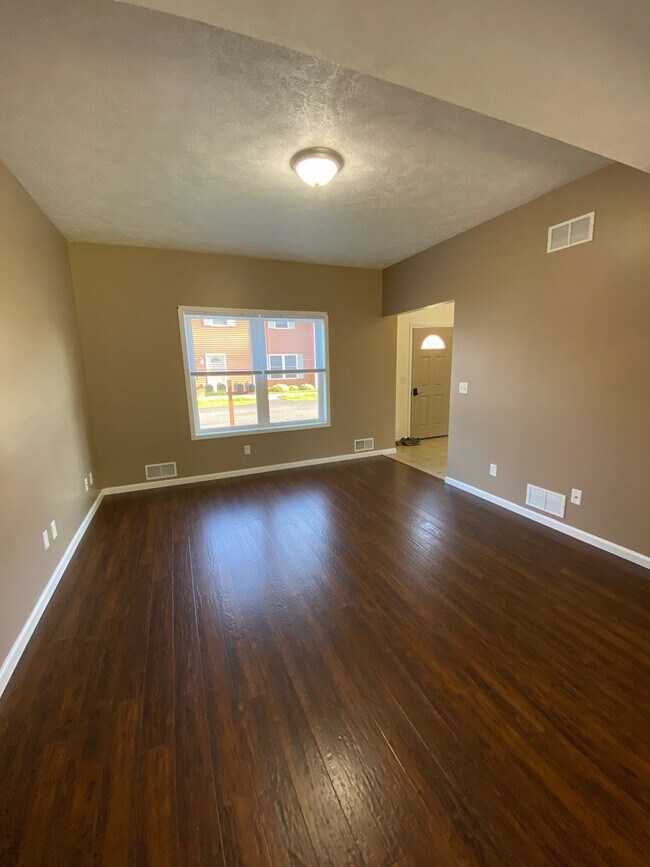 Photo - 204 Betsinger Rd