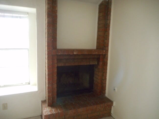 Photo - 618 White Cliffs Dr