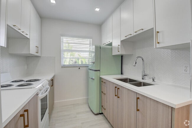Building Photo - 502 N H St Unit 3 Rental