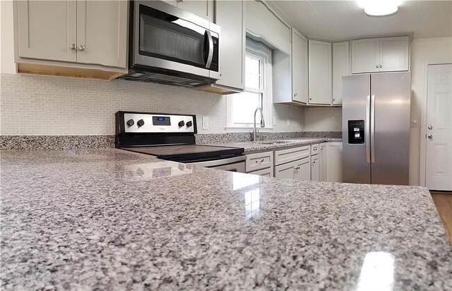 Photo - 3 Bedroom Renovated Ranch Style Home in Seneca