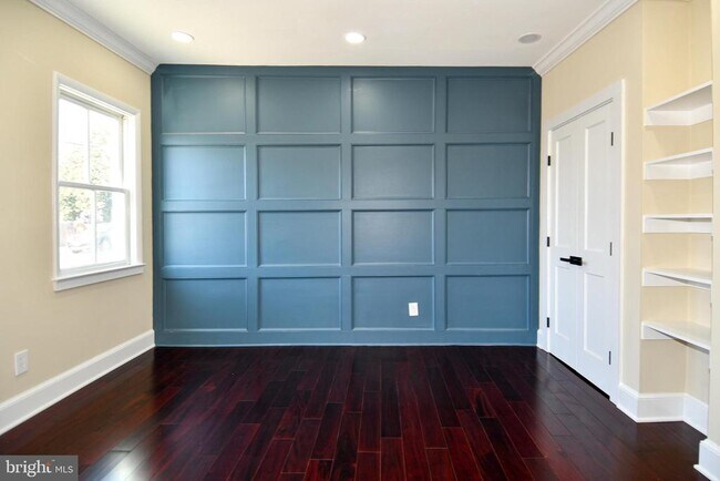 Photo - 216 S Henry St