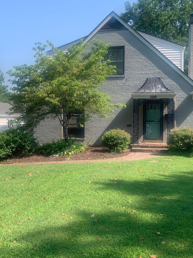 Building Photo - Seneca Gardens