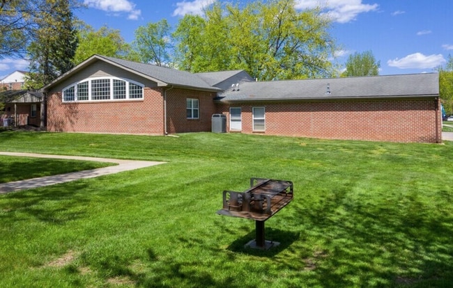 Photo - Foxwood Manor Apartments