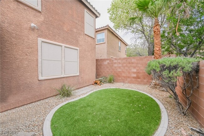 Photo - 764 La Tosca St