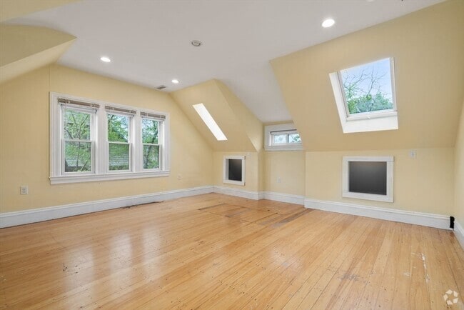Building Photo - 11 Elko St Unit B Rental