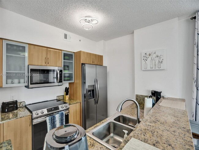 Photo - 17555 Atlantic Blvd