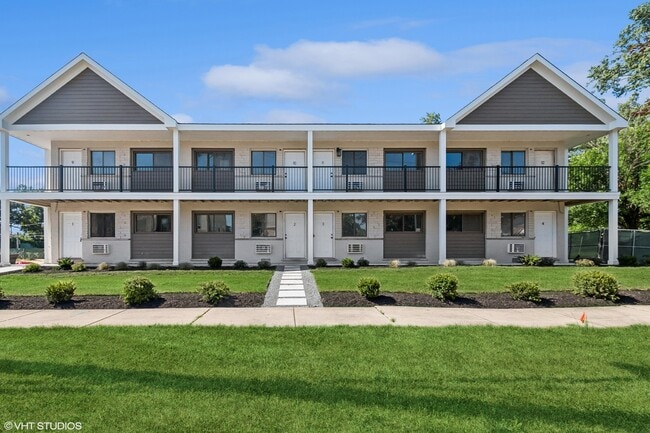 Building Photo - 15701 Lamon Ave Unit 01 Rental