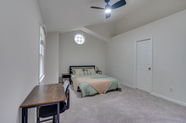 Photo - 3700 Roxbury Ln