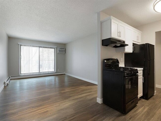 Talus | Newly Renovated Apartment Home | Plymouth, MN