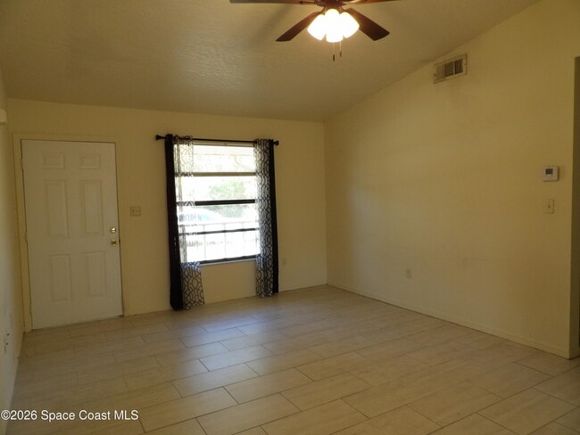 Photo - 419 Windswept Ave SW