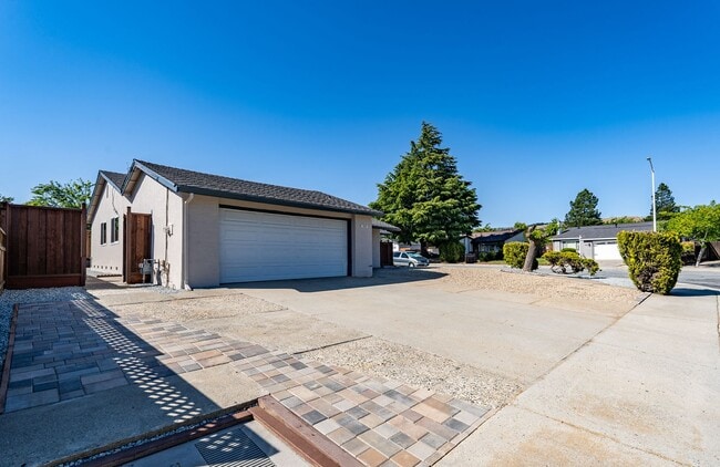 Photo - All Remodeled 4 Bedroom Home near Nordstrom Elementary School!