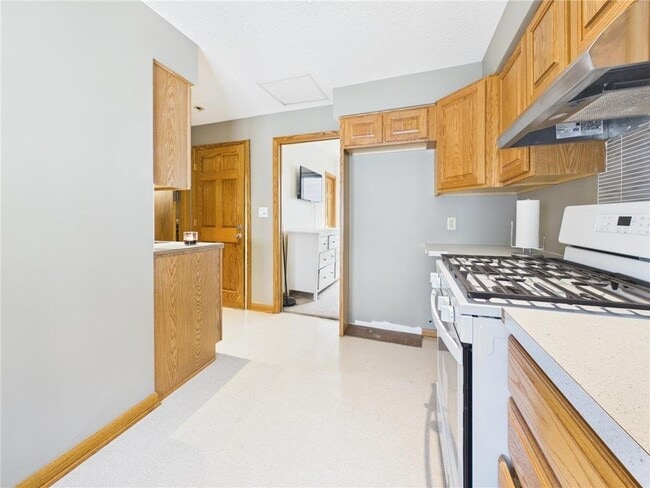 Photo - 750 S Robert St Unit Upper