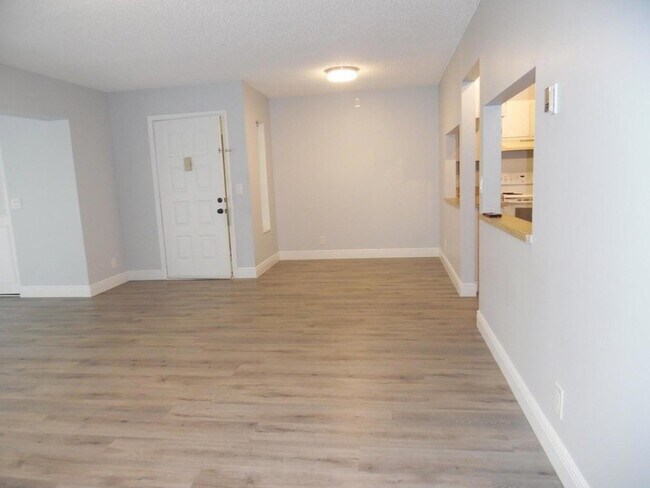 502 Shady Pine Way Unit D2