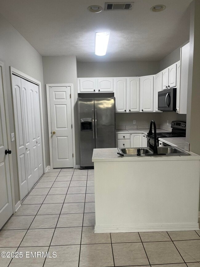 Photo - 391 Makenzie Ln