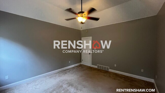 Photo - 220 Armour Rd