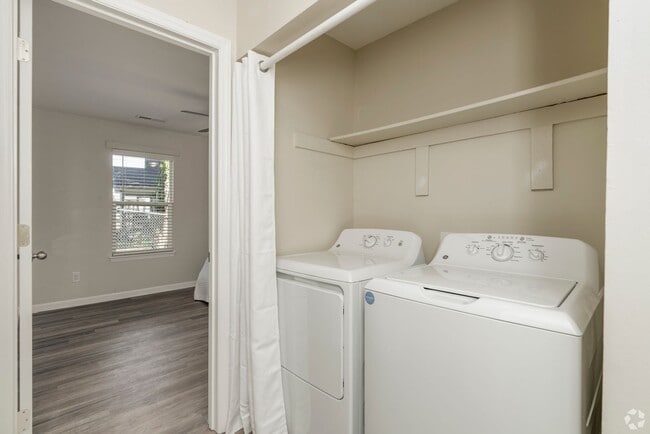 Photo - Tastefully Renovated 2BD with Wifi & W/D Included! $2k Credit Available! Unit 914-P