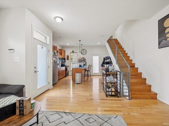 Photo - 928 S 15th St Unit B