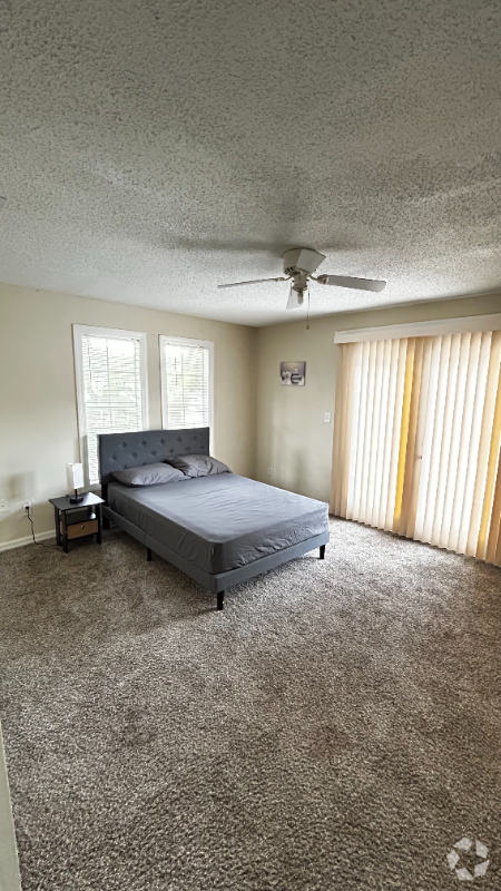Building Photo - 1104 E Genesee St Rental