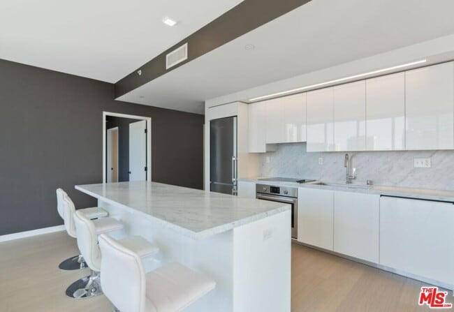 Photo - 1050 S Grand Ave Unidad 1001