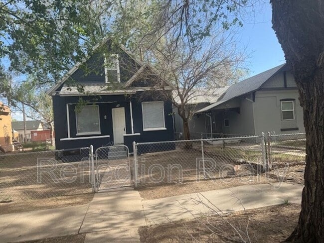 Photo - 716 E 2nd St House