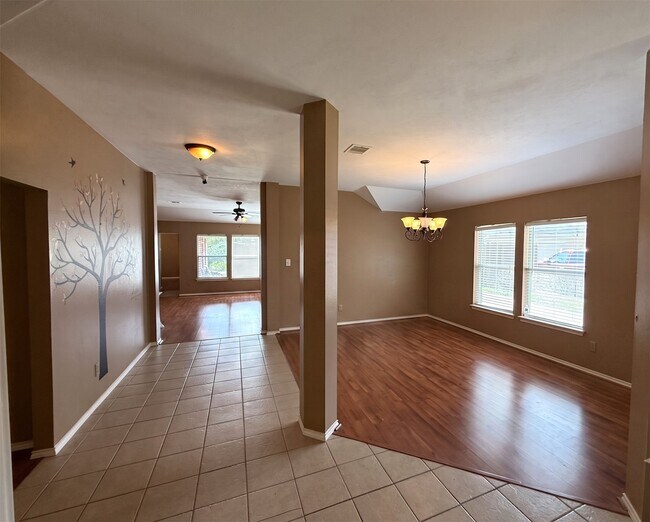 Photo - 3906 Eastland Lake Dr