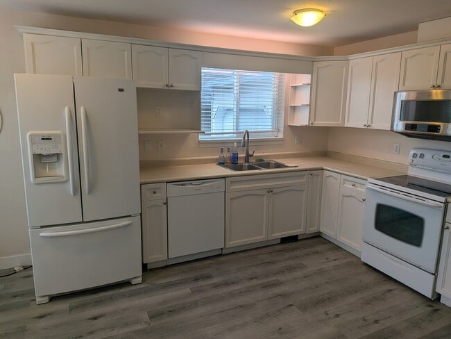 Photo - 5614 Kathleen Dr