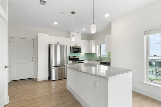 JPAGE-Multifamiliar-LighthousePointe-1413-2438