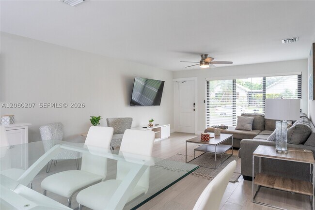 Photo - 510 SE 3rd Ave
