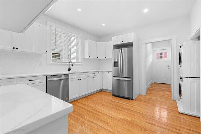 Photo - 79 Sydney St Unit 1