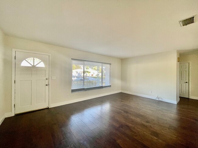 Building Photo - 1732 Bellemeade Dr