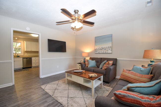 Photo - 4609 Trafalgar Rd