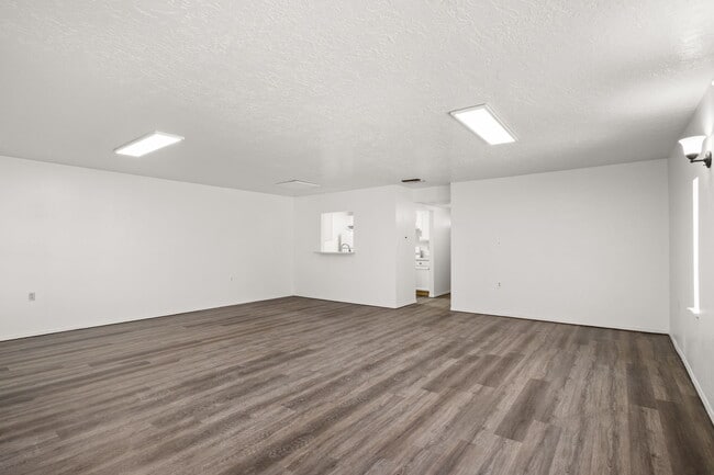 Photo - 1105 Calle Mesquite