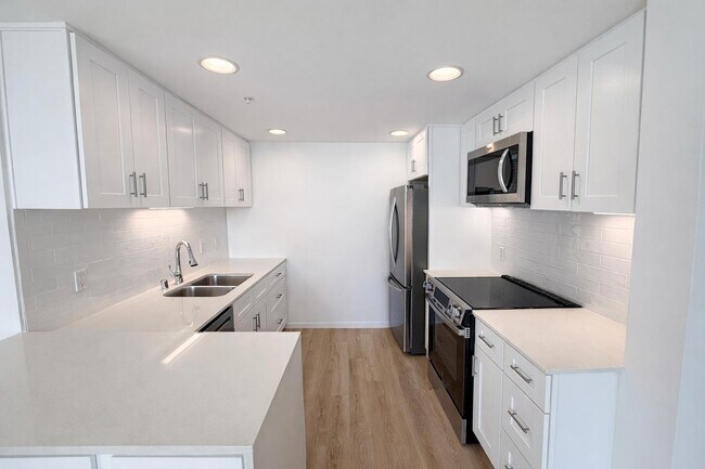 Photo - 3100 Sixth Ave Unidad 307