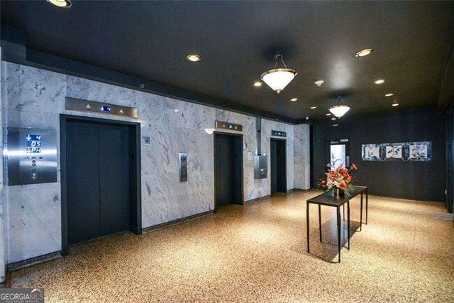 Photo - 620 Peachtree St NE Unidad 916