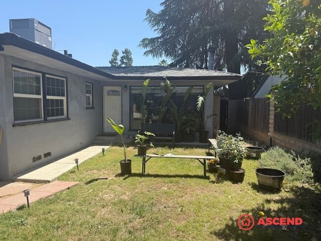 Photo - Cozy Home near Bakersfield College!