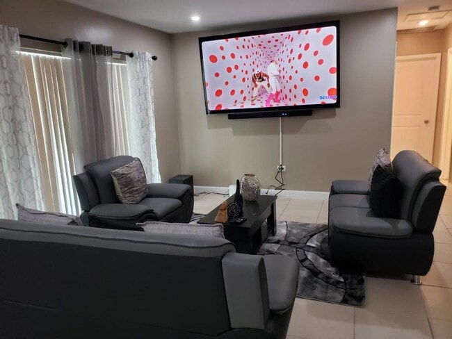 Photo - 7530 Miramar Pky