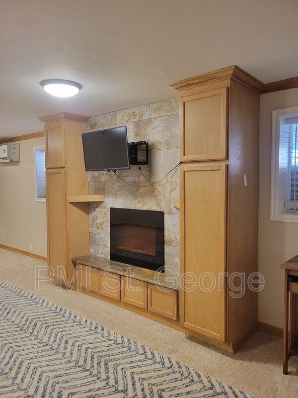 Photo - 1065 Canyon St
