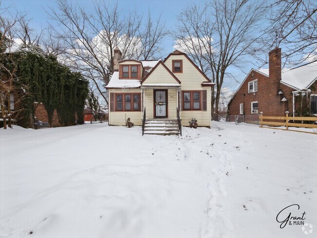 Building Photo - $1300 Bungalow Rental