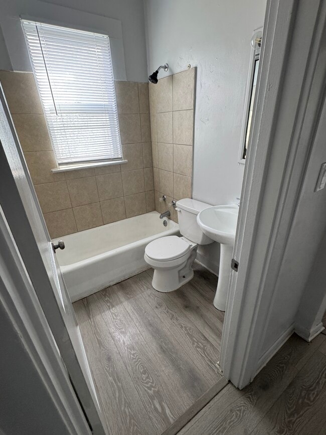 Photo - 3425 N California Ave