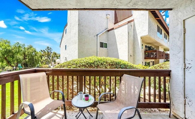 Building Photo - This 1-bedroom, 1-bathroom unit offers an ideal blend of comfort, convenience, and community