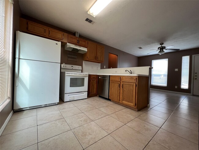 Photo - 5603 Madison St