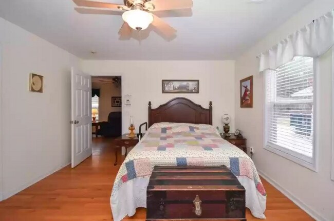 Photo - 66 Christopher Cir