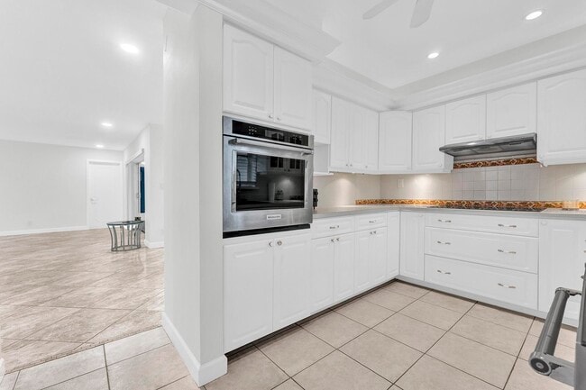 Photo - 5921 NE 15th Ave