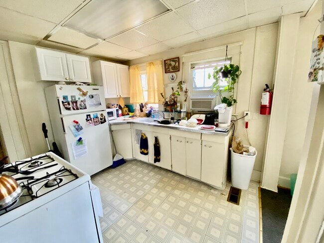 Photo - 127 Lorentz St