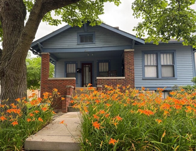 Building Photo - 211 N Grant St Unit A