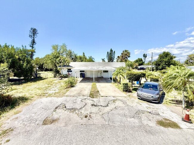 Photo - 605 64th Ave W