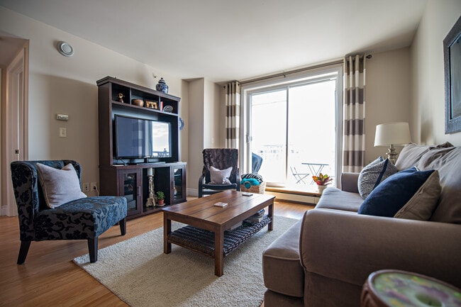 Photo - Hillside Suites