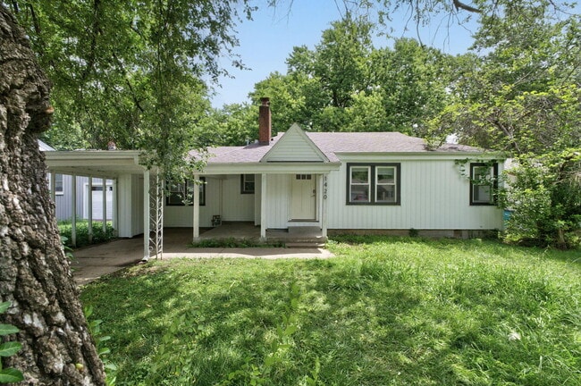 Building Photo - 1420 S Pickwick Ave