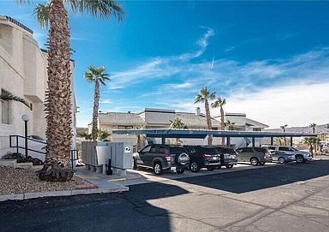 Building Photo - 1BR 1BA Winter Vacation Rental with River Views-RIVERVIEW BLUFFS Unit 12B