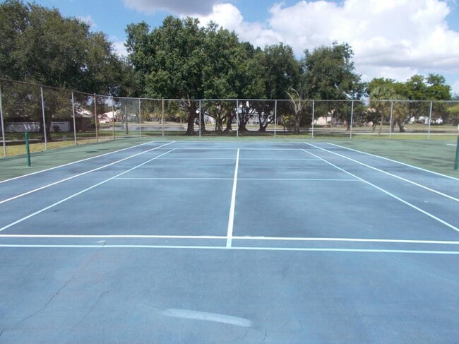 Photo - 4261 Island Cir